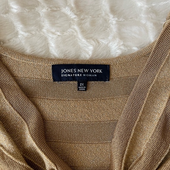 Jones New York plus size cowl gold shimmering light sweater. Size (20). - Picture 3 of 4
